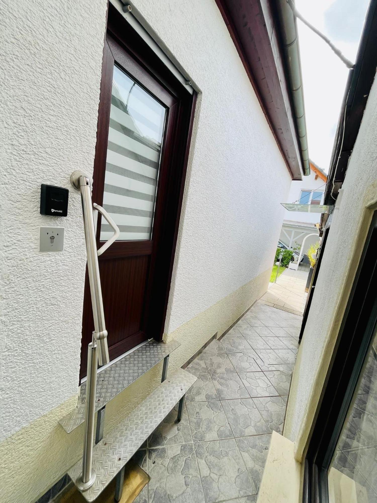 Kleine Ein Zimmer Wohnung Mit Gartenanlage Salem  Exteriör bild